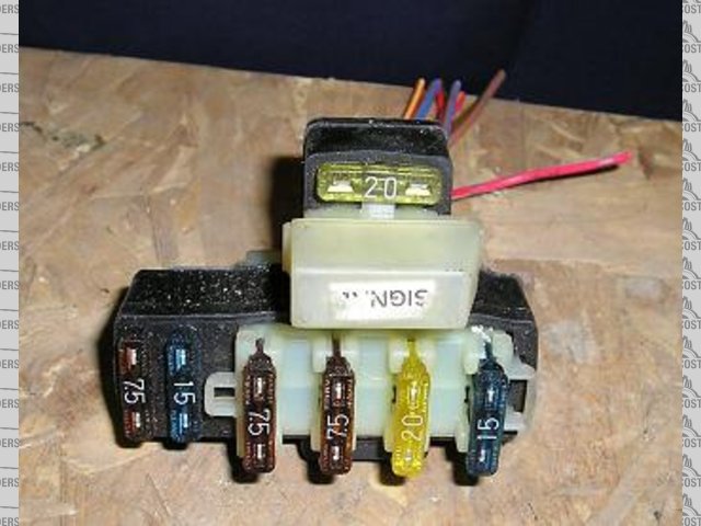 R1 fuse box